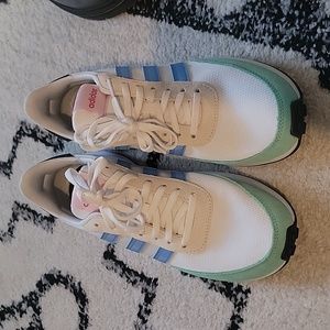 Womens Adidas Sneakers